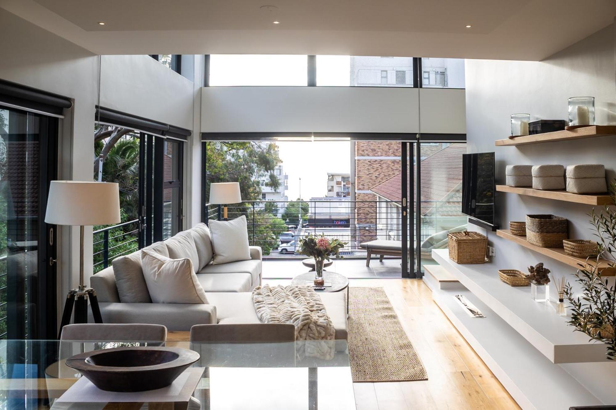 Apartment In Sea Point- With Inverter *